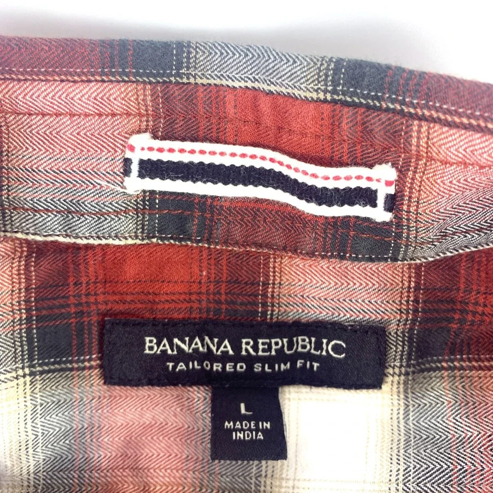 Banana Republic Tailoered‎ Slim Fit Pearl Snap LS Sz L Red Black Plaid Western